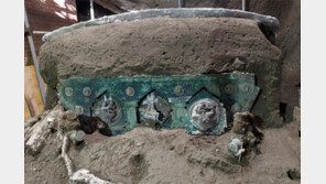 원형 상태로 발굴된 2000년 전 ‘폼페이 전차’