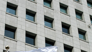 “與, 수사-기소 분리 대세라는데… OECD 77% 檢수사권 보장” 