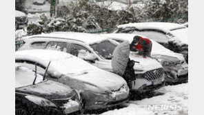 강원도 기습 폭설에 도로 정체…2일 오전 전국 빙판길 주의