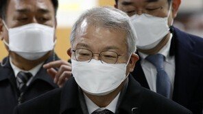 ‘사법농단 정점’ 양승태 전 대법원장 재판, 두달 간 심리 중단