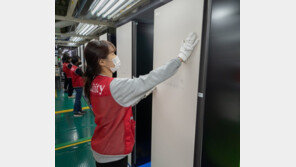 LG ‘트롬 스타일러’ 출시 10년만에 국내생산 100만대 돌파