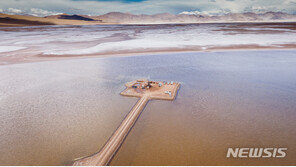 포스코, 3000억에 인수한 리튬 호수 ‘잭팟’…매출액 35조 전망