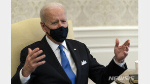 바이든 “마스크 의무화 철회, 네안데르탈인 사고방식”