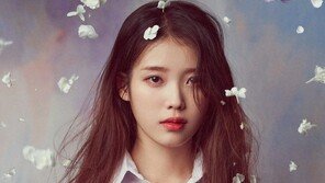 아이유, 25일 컴백 확정…새 앨범명 ‘라일락’
