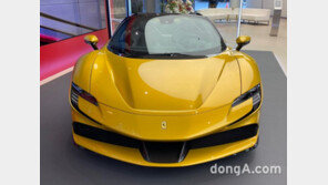 [신차 pic]100km/h까지 단 2.5초… 페라리 ‘SF90 스파이더’