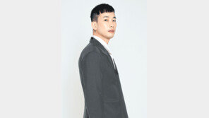 “삶의 고통과 상실을 라틴어 합창으로 전달”