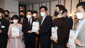 느긋한 오세훈, 서두르는 안철수…야권 후보 단일화 다른 속내