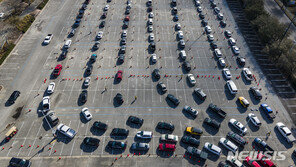 美 “백신 접종자끼리는 노마스크 실내 모임 가능”