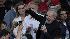 브라질 전 대통령 룰라, 실형 무효 판결…대선 레이스 지각변동