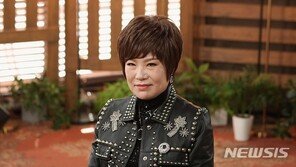 김연자 “소속사 대표와 11년째 열애…올 가을 결혼식 예정”