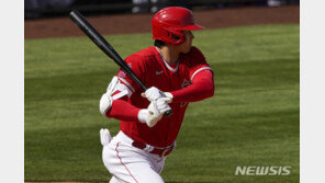 ‘투타 겸업’ 오타니, 시범경기 4경기 연속 안타 행진