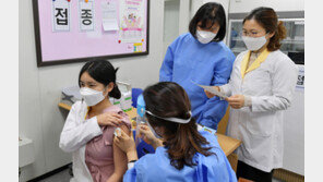 “접종자 ‘NO 마스크’ 시기상조…백신여권은 검토 중”