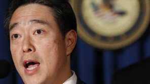 쿠오모 성추행 의혹, 한국계 김준 前연방지검장 대행이 이끈다