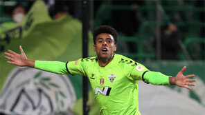 후반 25분 투입 전북 구스타보, 머리로 쓴 ‘역전 드라마’ 