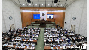 ‘흰색·살색 계통 속옷만’…서울 31개 여학교 아직도 이런 규정