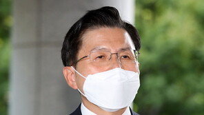 황교안 “다시 국민 속으로…文정권 공분 나눌 것”