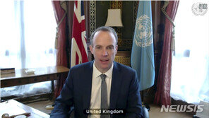 ‘EU vs 영국’ 백신 갈등…서로 “수출 금지한 적 없다”