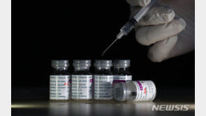 이번엔 요양병원 환자 아닌 종사자…접종 후 사망 의심 신고 총 15명