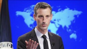 美 국무부 대변인 “대북정책 늘 똑같다” 지적에 ‘쩔쩔’