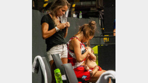 ‘엄마가 갈게!’ 경기장에서 모유 수유 한 농구선수 화제