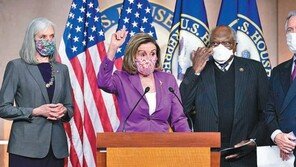 펠로시 “美 경기부양안 하원 조속 통과”