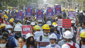 미얀마 군경 反쿠데타 시위대에 총격…7명 사망
