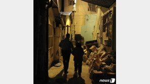 치매로 길 잃은 90세 할머니, 경찰이 무사히 가족 품으로