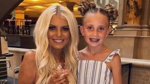 건강했던 美30대 여성 모더나 2차 접종 후 사망…“심장 빨리 뛰어”