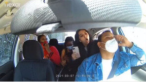 “당신 인종은 짐승” 美 승객에 봉변당한 아시안 기사 (영상)