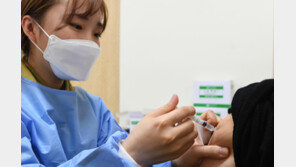 백신 보름간 58만3658명 접종…1차 대상자 73% 완료