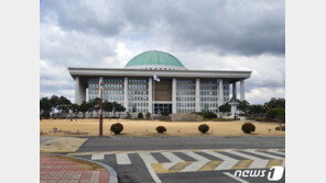 여야, 재보선 앞둔 4차 추경안 심사…尹·LH 소용돌이 영향 예고