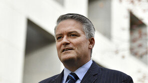 OECD 신임 사무총장에 콜먼 前 호주 재무부 장관 선출