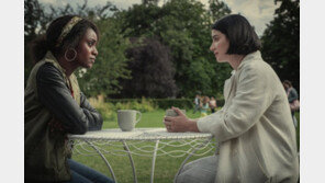 모든 것이 완벽한 부부의 비밀…심리 스릴러 ‘비하인드 허 아이즈’