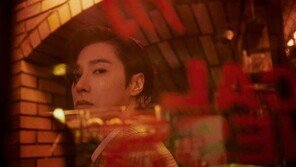 광고계, 유노윤호 지우기…분노 키운 ‘바른생활 이미지’