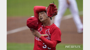 ‘등 통증’ 김광현, 투구 훈련 재개…STL 감독 “예상보다 빨라”