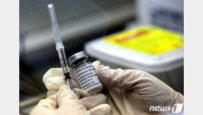 유럽 19개국+인니·태국, AZ백신 접종 일시 중단…“혈전 발생”