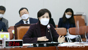 유은혜 “수능 전 고3 담당 교사 접종해야…질병청과 지속 협의”