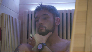 ‘온앤오프’ 줄리엔 강, 상의 탈의는 기본…특별한 겨울 등산