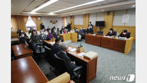 “영혼을 대신해 목례 올립니다”…제주4·3 ‘무죄’ 선고 순간