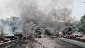 미얀마 ‘피의 일요일’에만 최소 73명 사망…누적 200명 육박