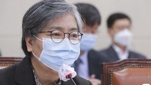 정은경 “국내서도 AZ접종 후 혈전 발생” 사망 11일 뒤 공개 논란