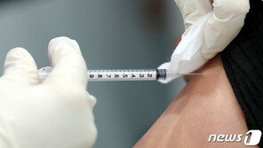 “AZ 접종 3시간 만에 통증”…강화군 공무원 80여명 부작용 호소