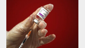 또 AZ 백신…“혈전 이상반응 20대, 입원 치료 중”