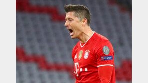 기회 놓칠 리가 없는 레반도프스키