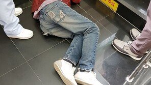 식은땀 흘리다 갑자기 ‘픽’…실신 전조증상은?