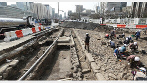 광화문광장 팠더니…조선시대 ‘유적’ 나왔다 [청계천 옆 사진관]