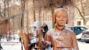 獨 ‘베를린 소녀상’ 도심서 계속 자리 지킨다