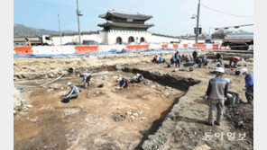 광화문광장 공사중 조선시대 관청 터-배수로 발굴