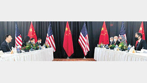 美-中 ‘난타전 상견례’… “中 국제질서 위협” “美서 흑인 학살돼”