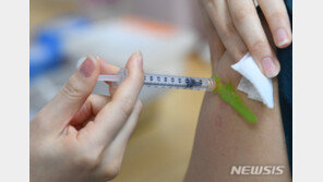 정부 “20일 AZ백신 안전성 검토…접종계획 변경없다”